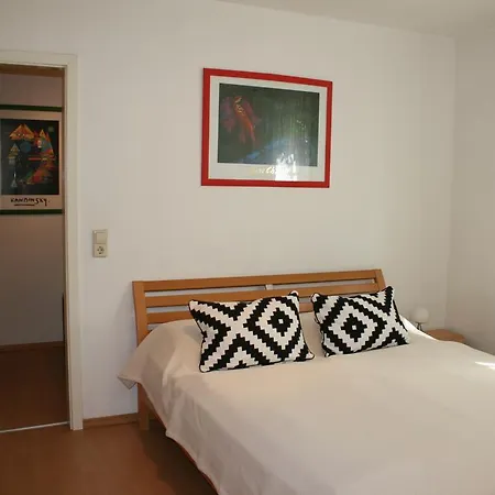 Ferienwohnung Am Schlosspark Apartman